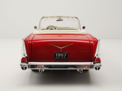 Chevrolet Bel Air Convertible 1957 rot Modellauto 1:18 Maisto