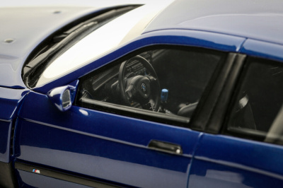 BMW E36 LTO Sedan Turbo Khyzyl Saleem 2023 blau Modellauto 1:18 Ottomobile