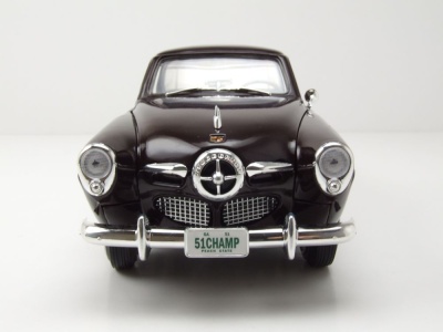 Studebaker Champion 1950 dunkelrot Modellauto 1:18 Lucky Die Cast