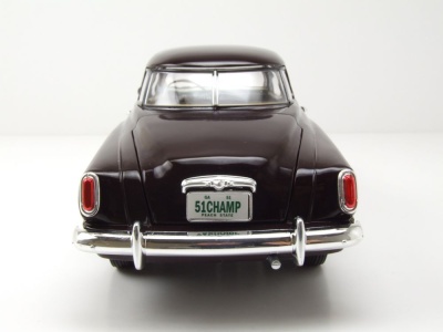 Studebaker Champion 1950 dunkelrot Modellauto 1:18 Lucky Die Cast