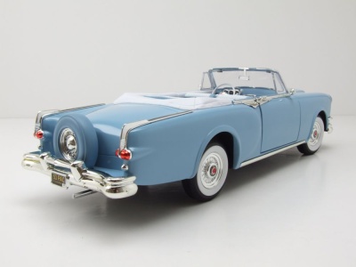 Packard Caribbean Convertible 1953 hellblau Modellauto 1:18 Lucky Die Cast