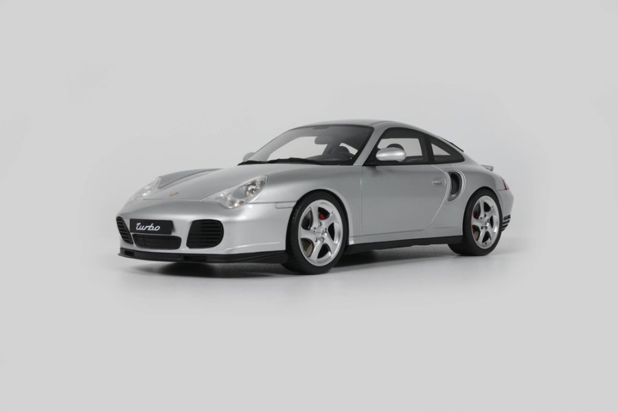Porsche 911 (996.2) Turbo 2001 silber Modellauto 1:18 GT Spirit