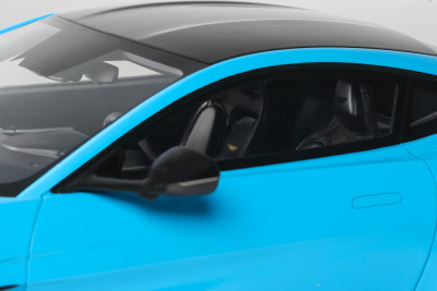 Aston Martin Vantage 2024 blau Modellauto 1:18 GT Spirit