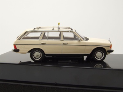 Mercedes 200 T S123 Kombi Taxi 1979 beige Modellauto 1:43 ixo models