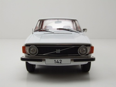 Volvo 142 1973 weiß Modellauto 1:18 MCG