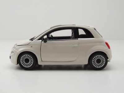 Fiat 500 2007 weiß Modellauto 1:24 Bburago