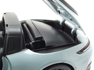 Porsche 911 (992.2) Targa 4 GTS 2025 grün metallic Modellauto 1:18 Maisto