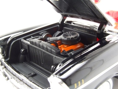 Chevrolet Bel Air Coupe 1957 schwarz Modellauto 1:18 Maisto