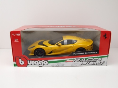 Ferrari 812 Competizione 2021 gelb Modellauto 1:18 Bburago
