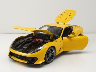 Ferrari 812 Competizione 2021 gelb Modellauto 1:18 Bburago