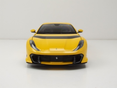 Ferrari 812 Competizione 2021 gelb Modellauto 1:18 Bburago