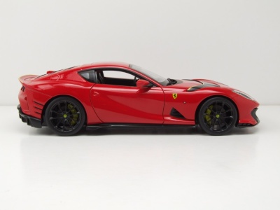 Ferrari 812 Competizione 2021 rot Modellauto 1:18 Bburago