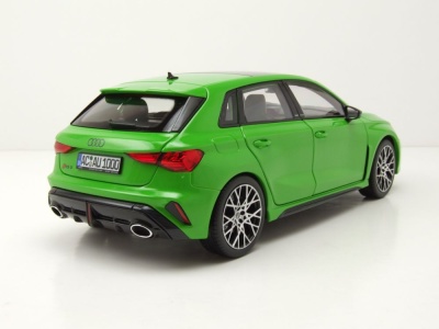 Audi RS3 Sportback 2025 grün metallic Modellauto...