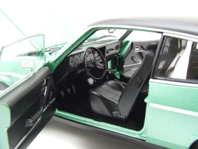 Ford Capri 2 Ghia 3.0 1974 hellgrün metallic schwarz Modellauto 1:18 Touring Modelcars