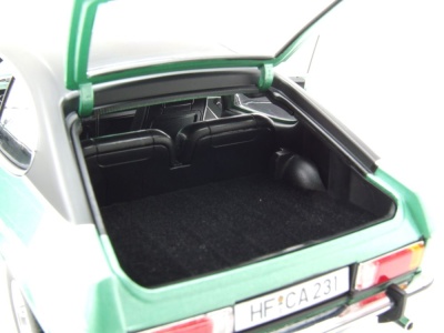 Ford Capri 2 Ghia 3.0 1974 hellgrün metallic schwarz Modellauto 1:18 Touring Modelcars