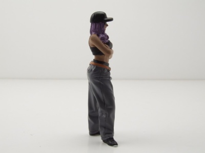 Figur Hanging Out 3 #2 Frau lila Haare für 1:18 Modelle American Diorama
