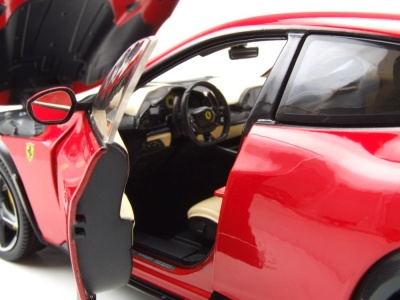 Ferrari Purosangue 2022 rot Modellauto 1:18 Polistil