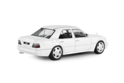 Mercedes E60 AMG W124 1994 weiß Modellauto 1:43 Solido