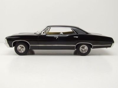 Chevrolet Impala 1967 schwarz Modellauto 1:18 MCG