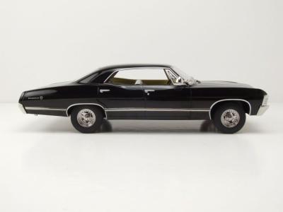 Chevrolet Impala 1967 schwarz Modellauto 1:18 MCG