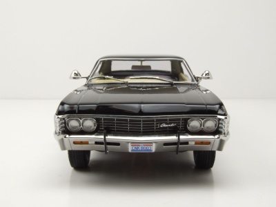 Chevrolet Impala 1967 schwarz Modellauto 1:18 MCG