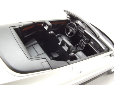 Audi Cabrio 1991 silber Modellauto 1:18 MCG