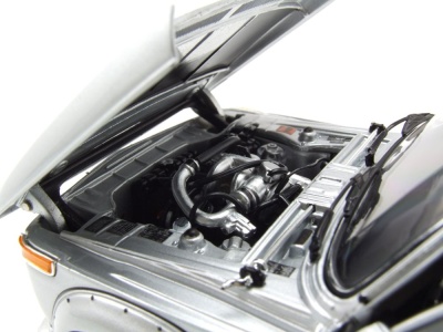 BMW 2002 Turbo 1974 silber Modellauto 1:18 Kyosho