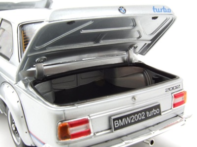 BMW 2002 Turbo 1974 silber Modellauto 1:18 Kyosho
