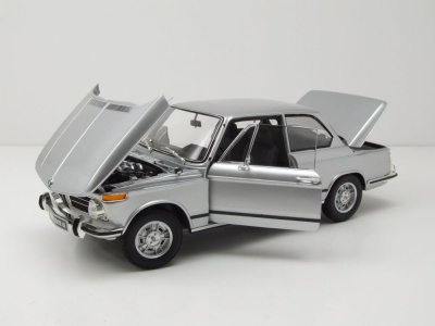 BMW 2002 Tii 1972 silber Modellauto 1:18 Kyosho