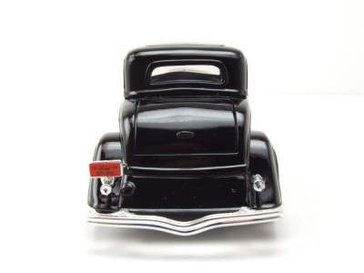 Ford Coupe Hardtop 1934 schwarz Modellauto 1:24 Motormax