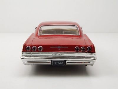 Chevrolet Impala SS 396 Lowrider 1965 rot Modellauto 1:24 Welly
