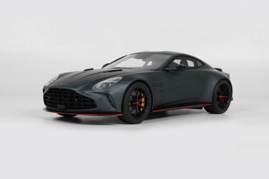 Aston Martin Vantage S 2026 grau metallic Modellauto 1:18 GT Spirit