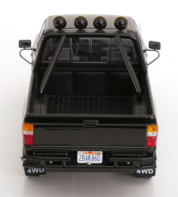 Toyota Hilux Pick Up Truck Xtra Cab 4x4 1985 schwarz Modellauto 1:18 KK Scale
