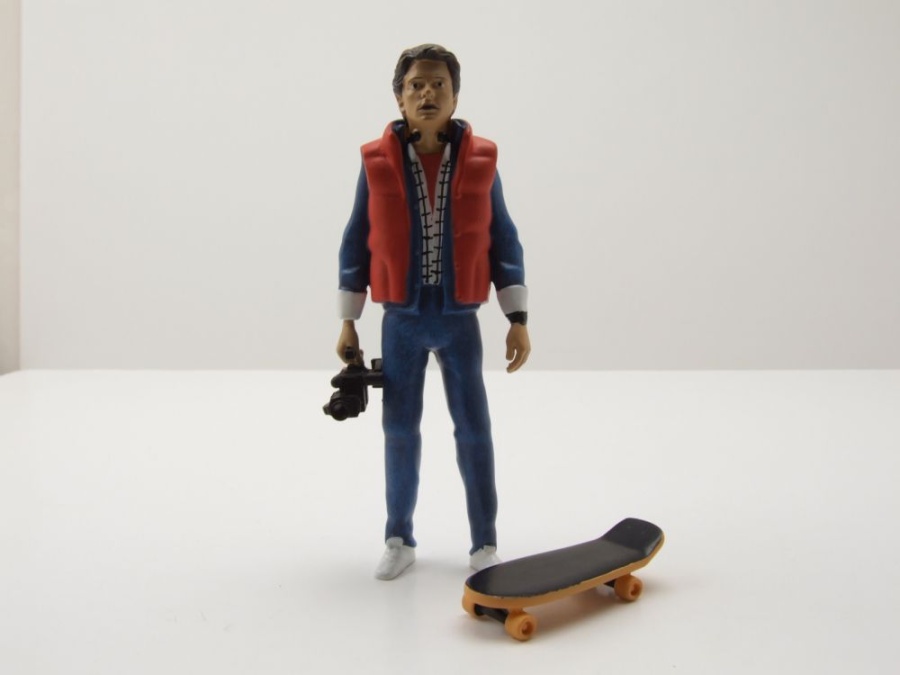 Figur Marty mit Skateboard für 1:18 Modelle KK Scale