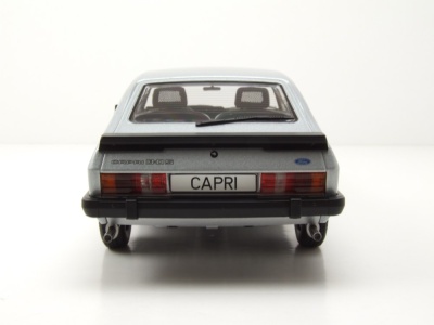 Ford Capri 3 1978 silber Modellauto 1:18 MCG
