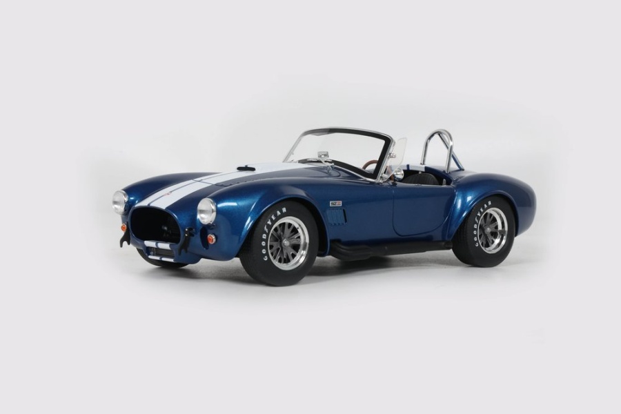 Shelby Cobra 427 S/C 1967 blau weiß Modellauto 1:18 GT Spirit