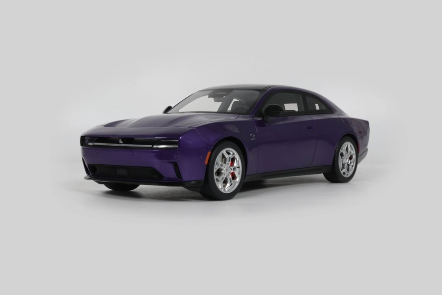 Dodge Charger Daytona R/T 2024 lila Modellauto 1:18 GT Spirit