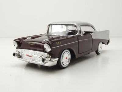 Chevrolet Bel Air 1957 bordeaux silber Modellauto 1:24...
