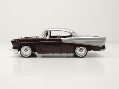 Chevrolet Bel Air 1957 bordeaux silber Modellauto 1:24 Motormax