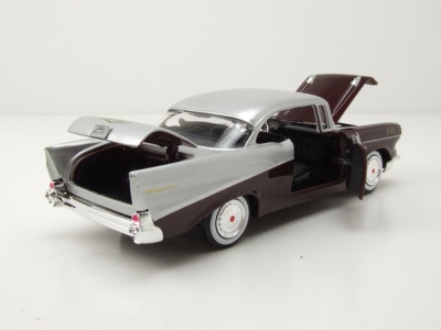 Chevrolet Bel Air 1957 bordeaux silber Modellauto 1:24 Motormax
