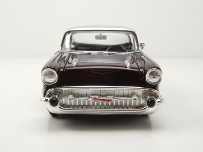 Chevrolet Bel Air 1957 bordeaux silber Modellauto 1:24 Motormax