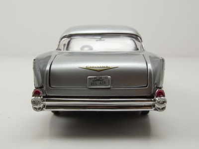 Chevrolet Bel Air 1957 bordeaux silber Modellauto 1:24 Motormax