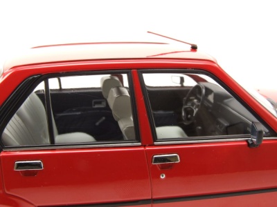 Renault 18 1978 rot Modellauto 1:18 MCG