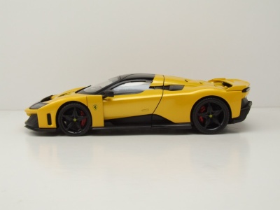 Ferrari F80 2024 gelb metallic schwarze Felgen Modellauto 1:18 Bburago