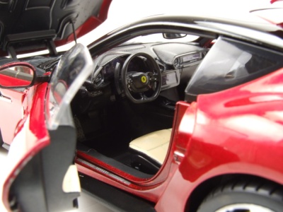 Ferrari 12 Cilindri 2024 rot metallic Modellauto 1:18 Polistil