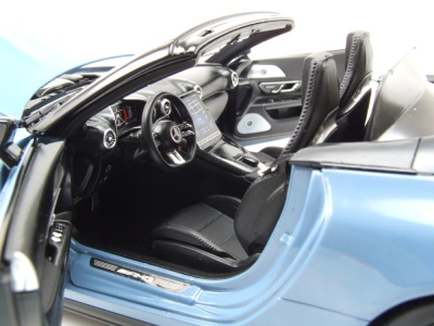 Mercedes SL 63 AMG 4Matic+ R232 2021 hellblau Modellauto 1:18 iScale