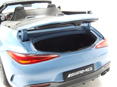 Mercedes SL 63 AMG 4Matic+ R232 2021 hellblau Modellauto 1:18 iScale