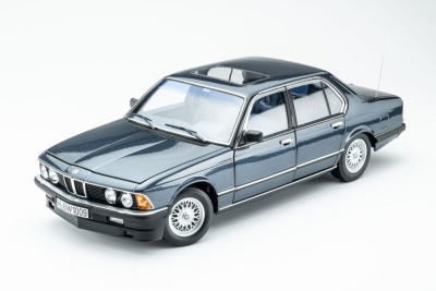 BMW 745i E23 1984 artic blau metallic Modellauto 1:18...