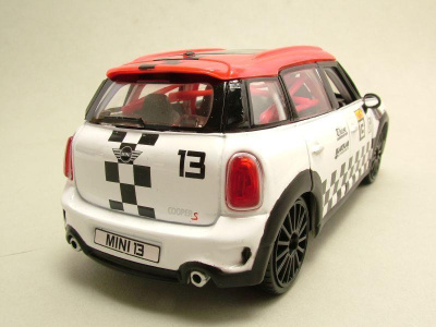 BMW Mini Countryman #13 weiß/rot/schwarz Custom Shop Modellauto 1:24 Maisto