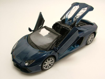 Lamborghini Aventador LP700-4 Roadster blau metallic Modellauto 1:24 Maisto